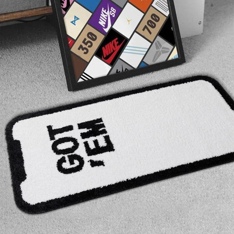 - GOT 'EM SNKRS APP RUG - Red - RugRatz